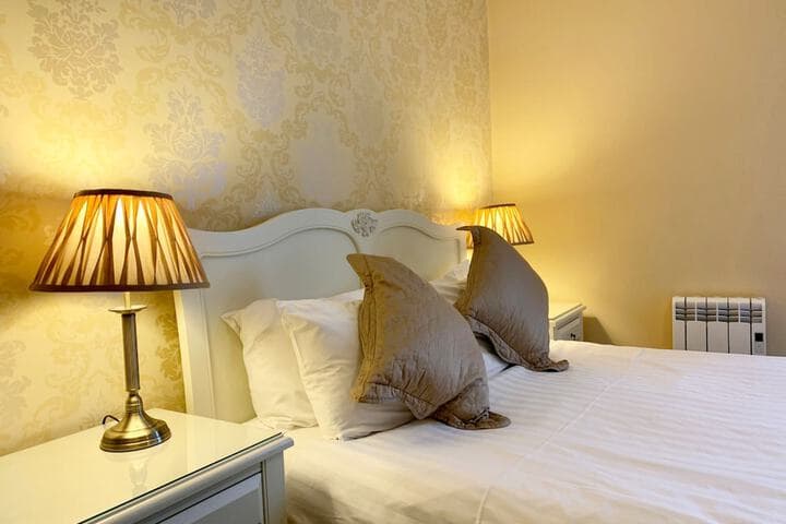 The Crescent Guest House photo 2