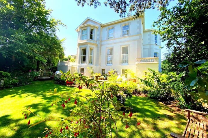 Muntham Holiday Apartments & Town House photo 4