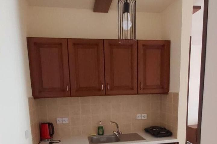 Lakis Court photo 3