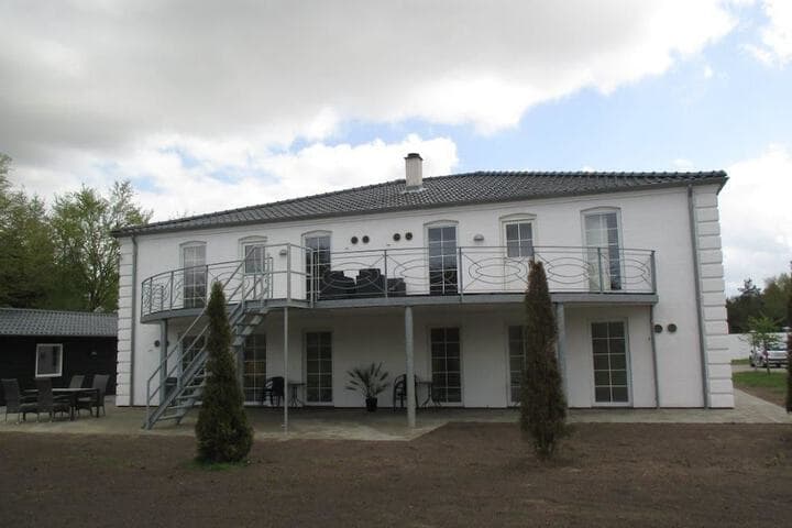 White House Hotel Apartments photo 1