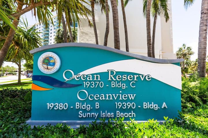 Ocean Reserve Luxury Condos Across from Sunny Isles Beach photo 3