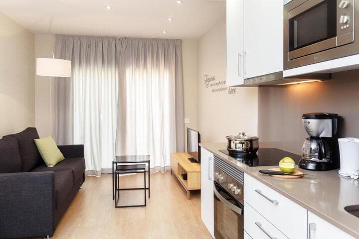Feelathome Plaza Apartments photo 2
