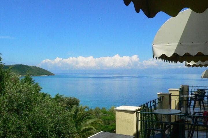 APRAOS BAY HOTEL photo 1