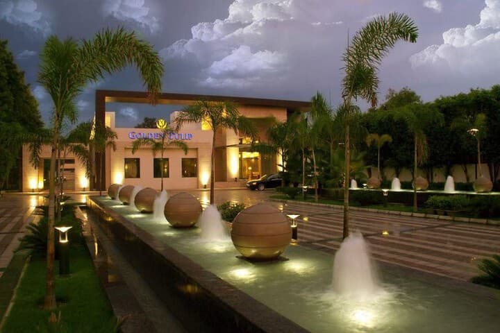 GOLDEN TULIP NEW DELHI CHATTARPUR photo 2