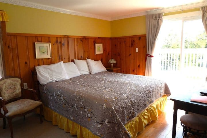 Cavendish Breeze Inn photo 4