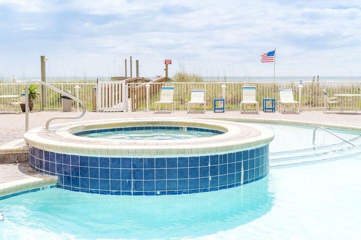 Crystal Shores West Condos by Hosteeva photo 3
