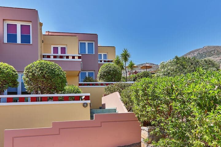 Everest Apartments photo 3