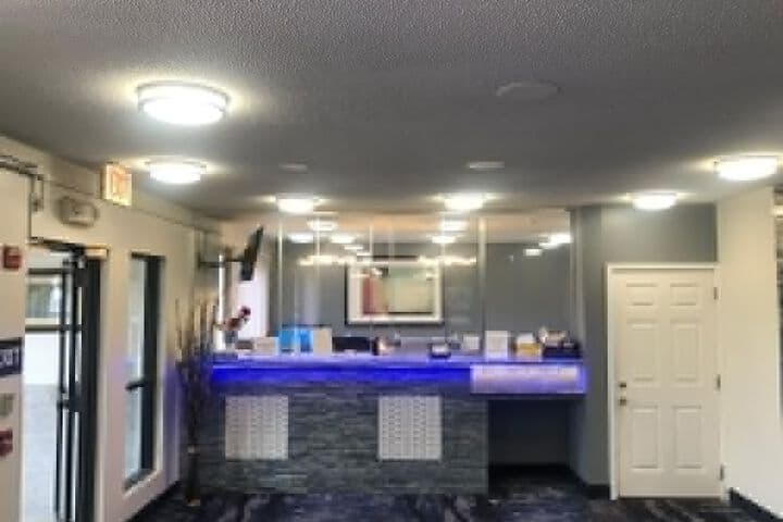 Coratel Inn & Suites by Jasper Northfield photo 3