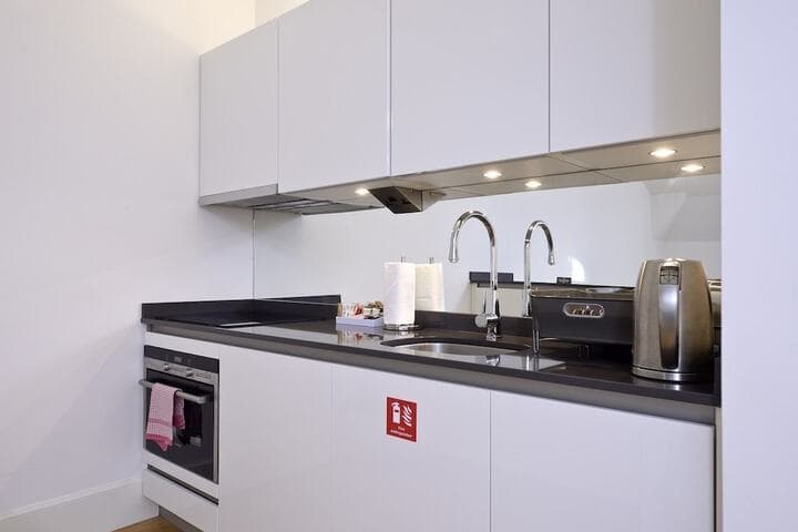 Destiny Scotland St. Andrew Square Apartments photo 4