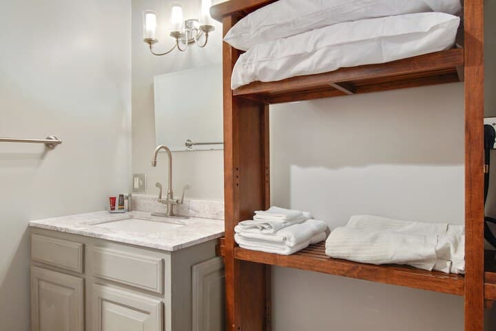 2038 Iberville Studio Rear 2BD photo 4