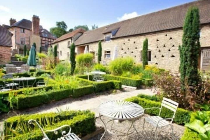 Old Downton Lodge photo 3