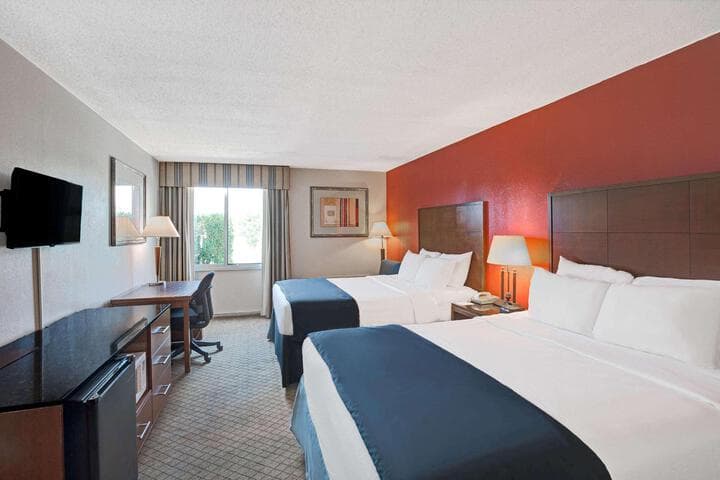 Ramada by Wyndham Rock Hill photo 2