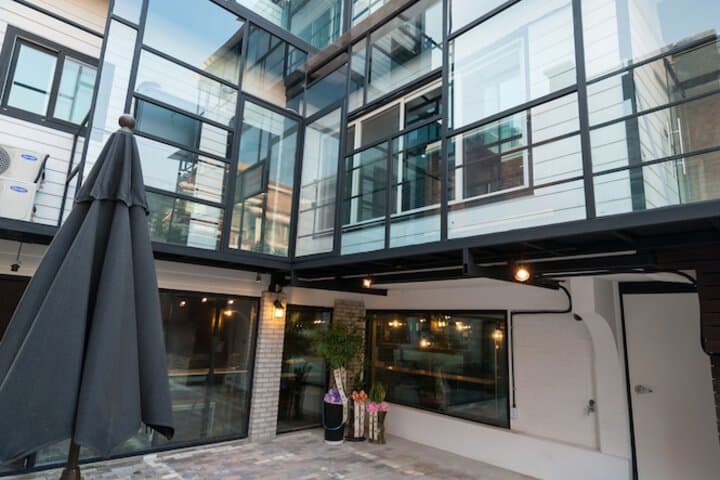 Inno Hostel & Pub Lounge Hongdae photo 4