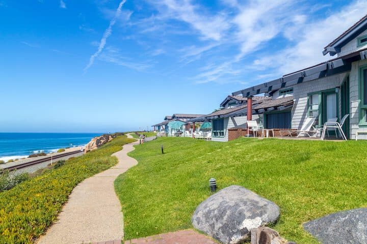 Wave Crest Resort photo 2