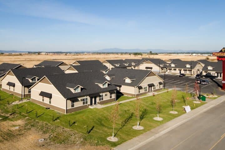 Stratford Suites photo 5