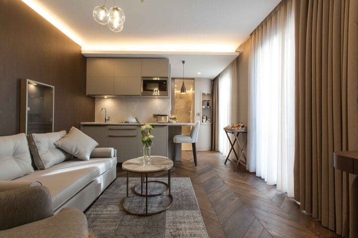 Noble22 Suites photo 4