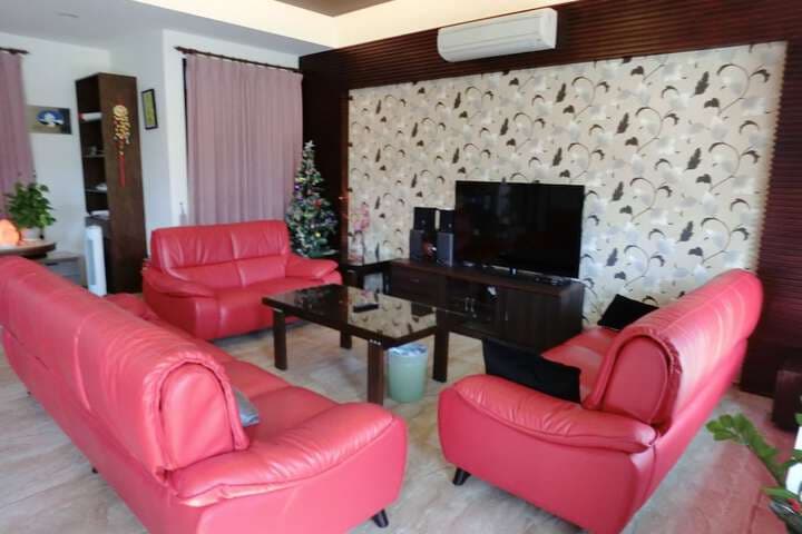 Love Play House photo 3