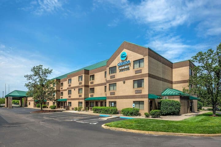 Clarion Pointe Louisville East photo 2