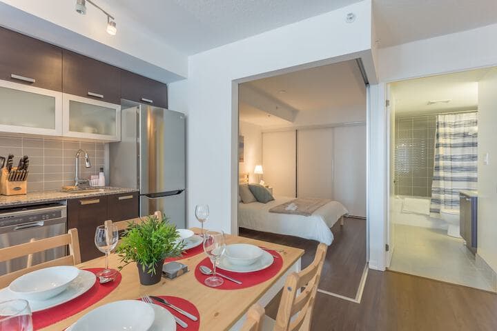 AOC Suites Luxury Condo City View photo 3