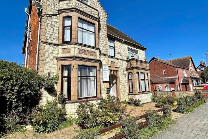 Lyndene Holiday Apartments photo 3