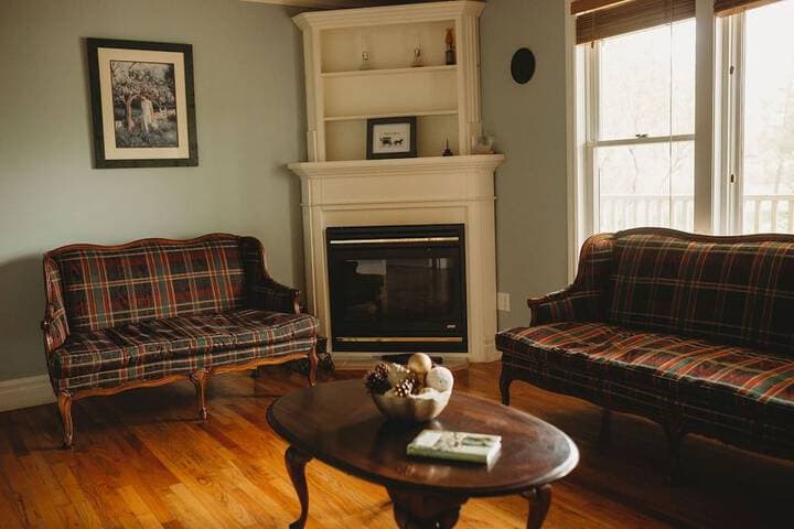 The Carriage House Inn photo 2