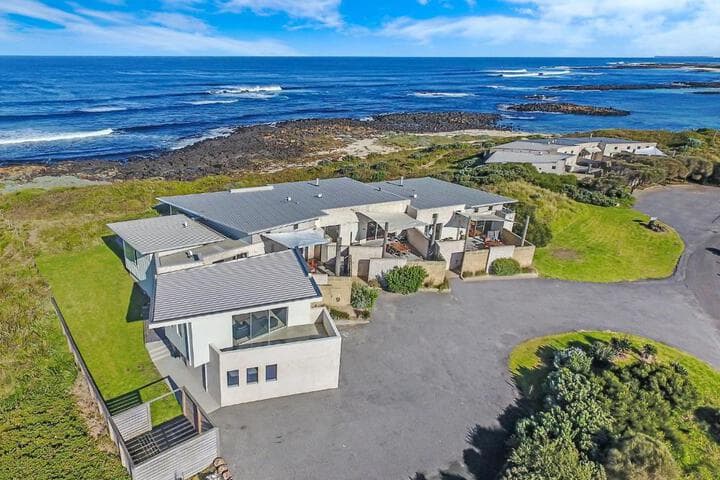 Hearns Beachside Villa 4 photo 2