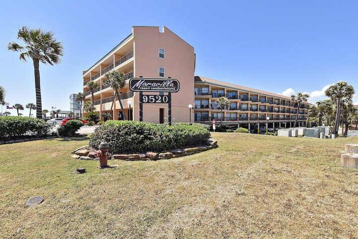 Maravilla Seawall Condos by AB Sea photo 5
