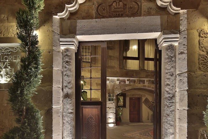 Explorer Cave Hotel photo 4