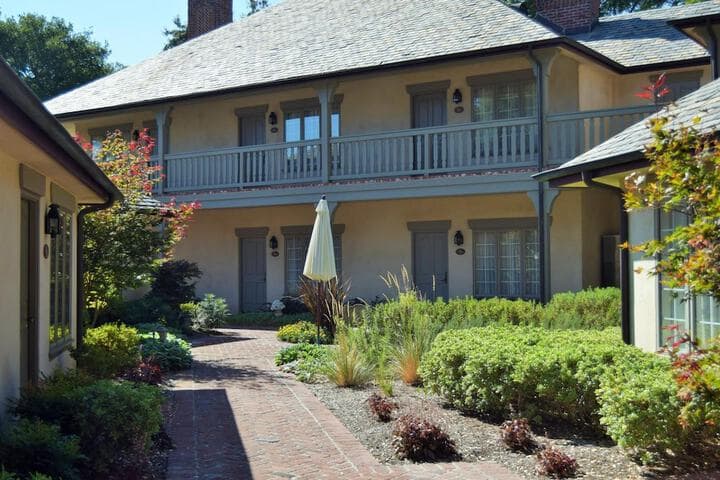 Vineyard Country Inn photo 2