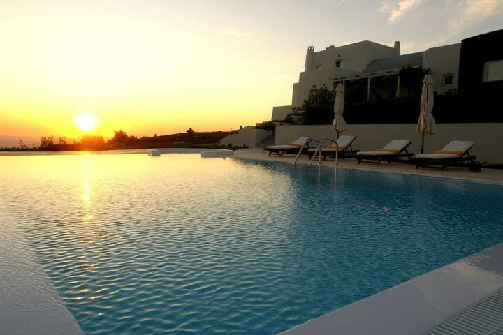 Blackrock Villa photo 5