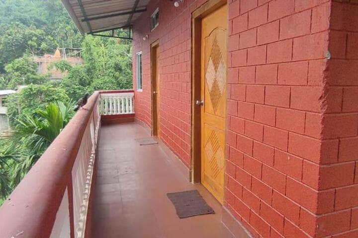 Hilltop Lodge photo 3