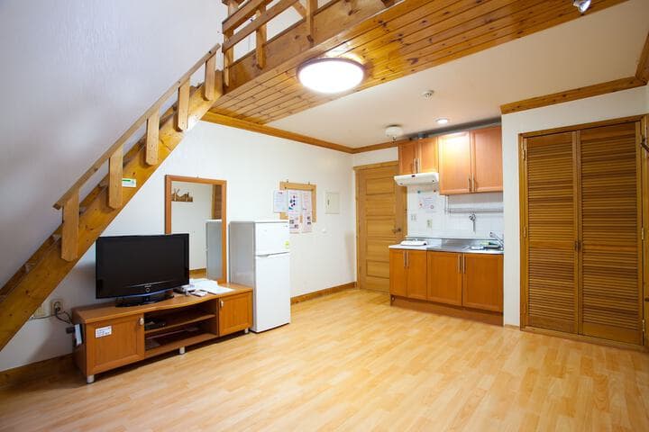 White Cabin photo 5