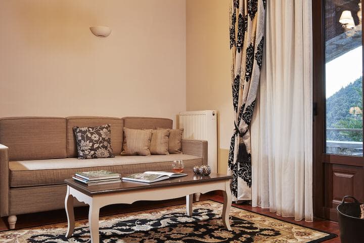 Nefeles Mainalon Luxury Residences & Lounge photo 4