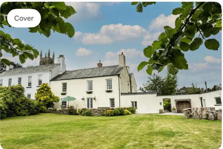 The old Manor House photo 1