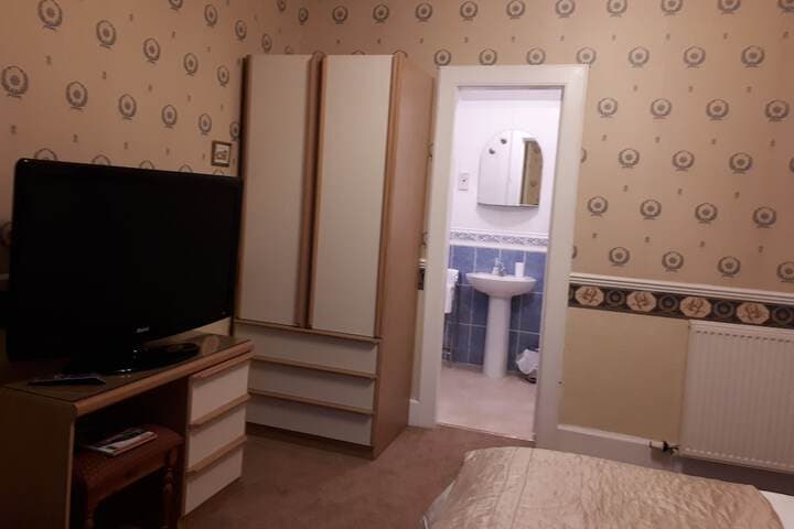 Ashley House Guest House photo 4