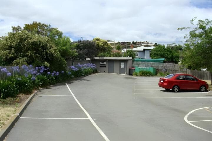 Hobart Apartments photo 5