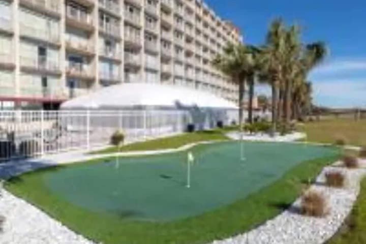 Maritime Beach Club by Capital Vacations photo 3