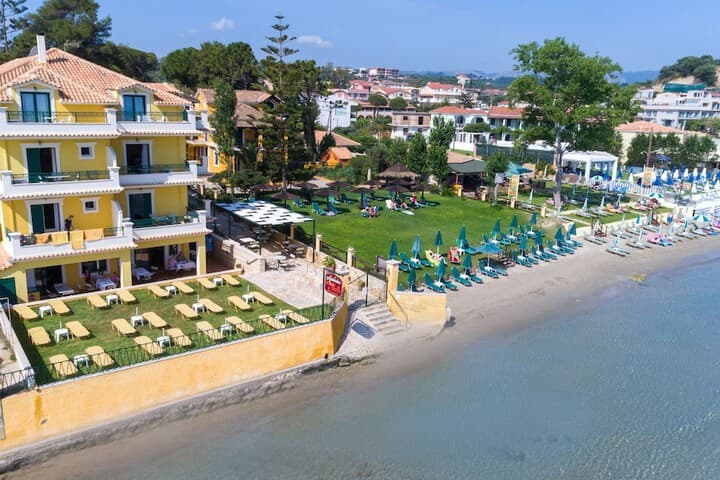 Andreolas Luxury Suites photo 2