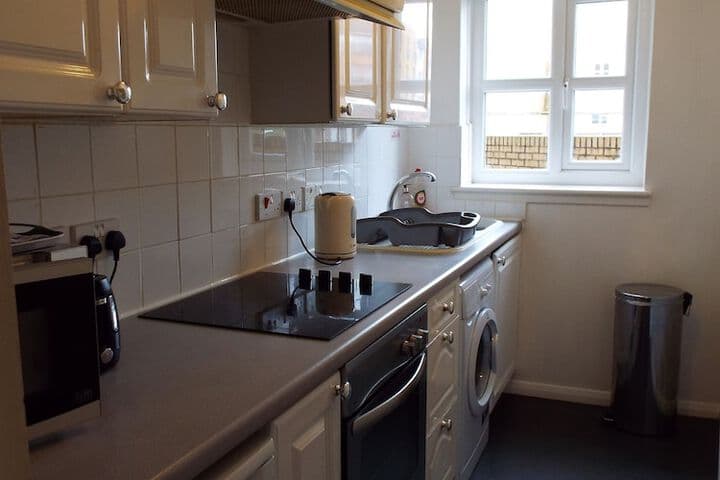 Edinburgh Palace Apartment photo 5