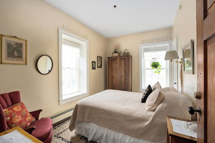 The Stagecoach Inn Bed & Breakfast&Five20 Social Stop photo 5