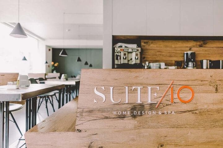 Suite 10 photo 3
