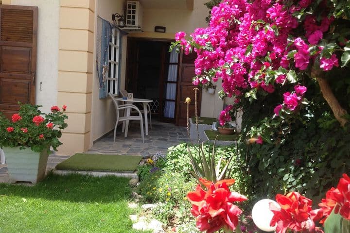 Asterias Studios Apartments photo 3