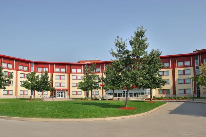 Residence & Conference Centre Oakville photo 2