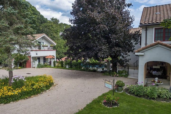The Villa Bed & Breakfast photo 2