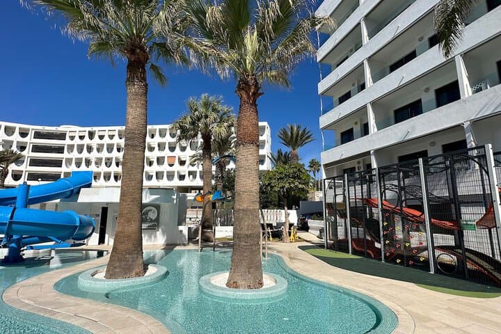 Pearly Grey Ocean Club Apartments & Suites photo 4