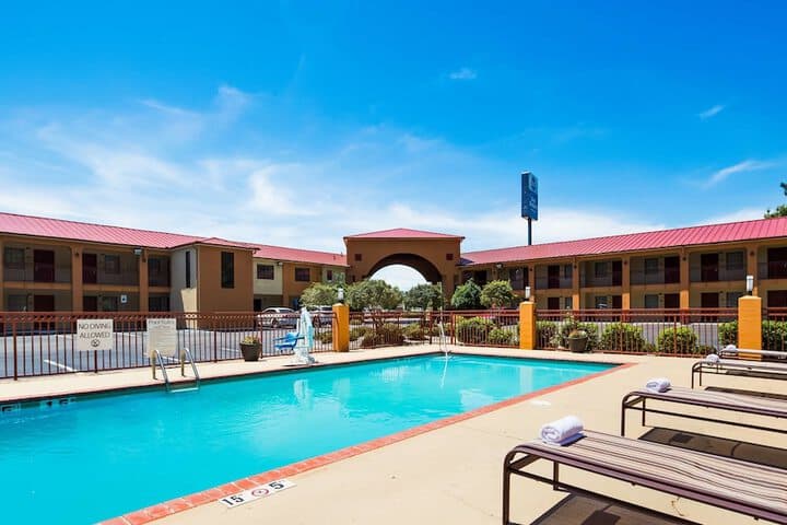 Richland Inn & Suites photo 5