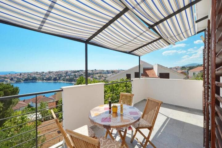 Sea View Apartment photo 5
