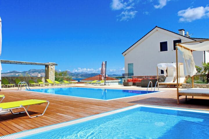 Fancy Apartments Kula photo 2