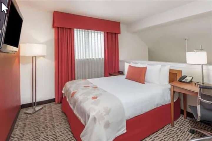 Craigshire Suites photo 3
