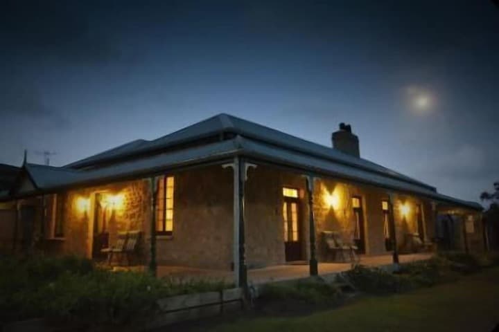 Robe House photo 5